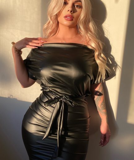 More To The Story Midi Dress - Black